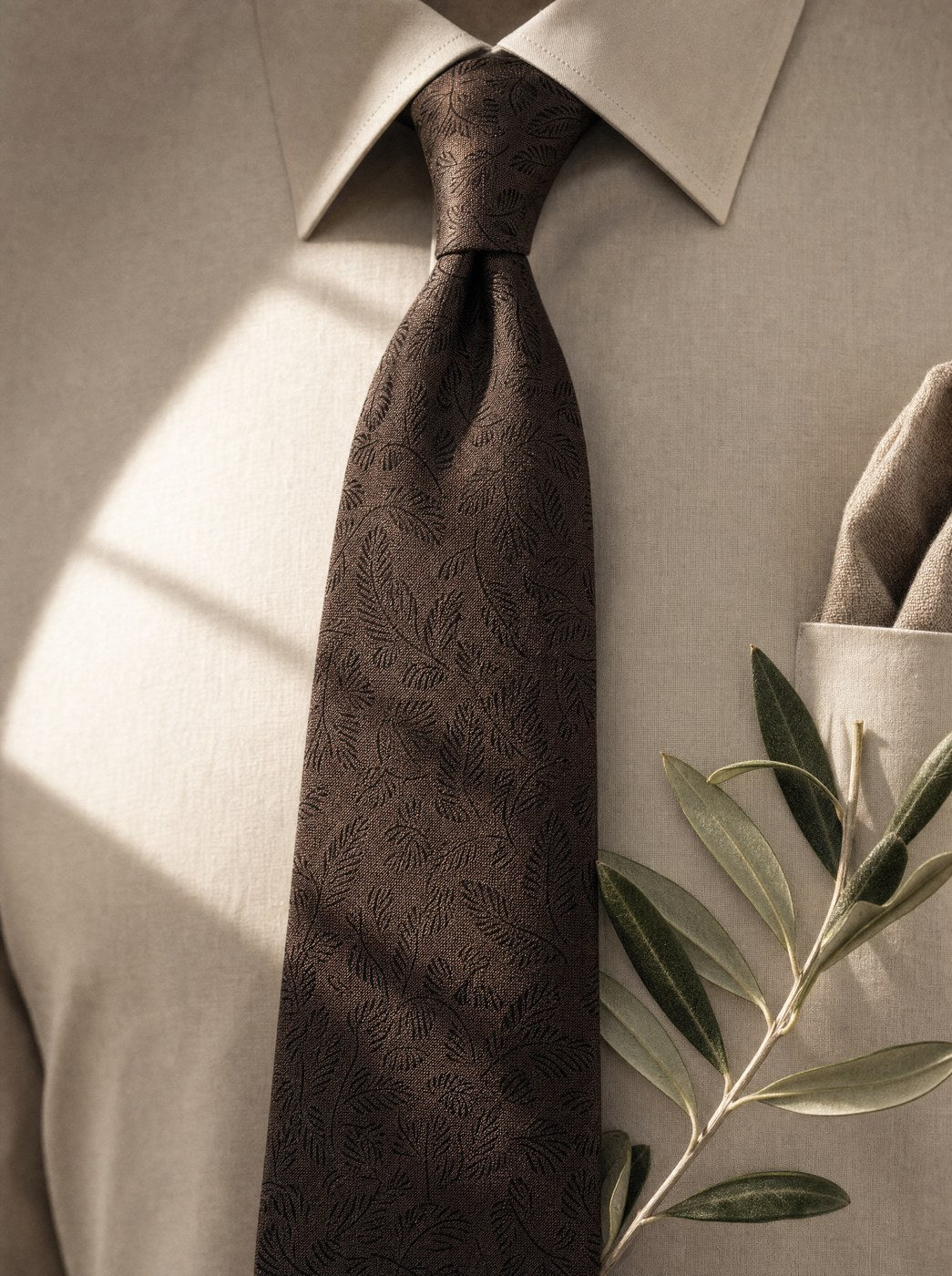 tie-012 wearing