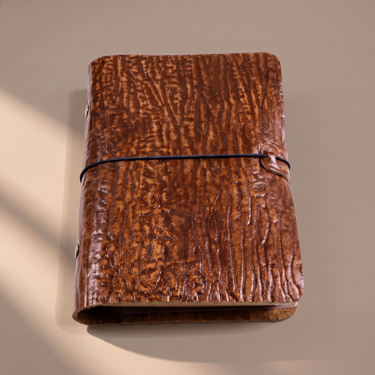 LISCIO ／ フォリオ A5 型押し brown