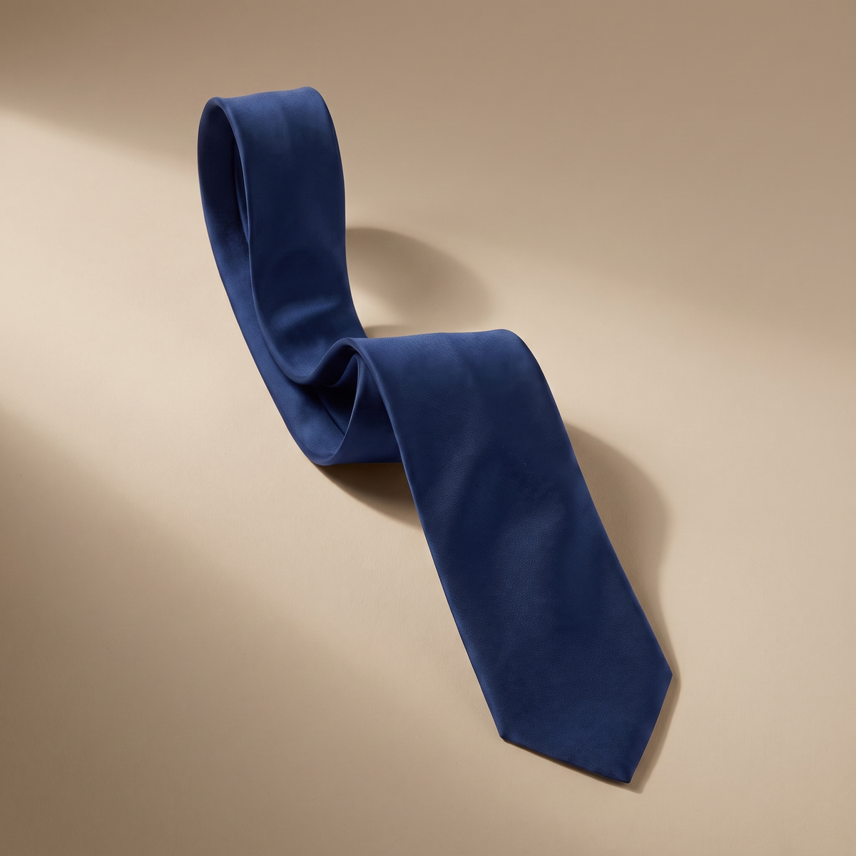 TIE-002