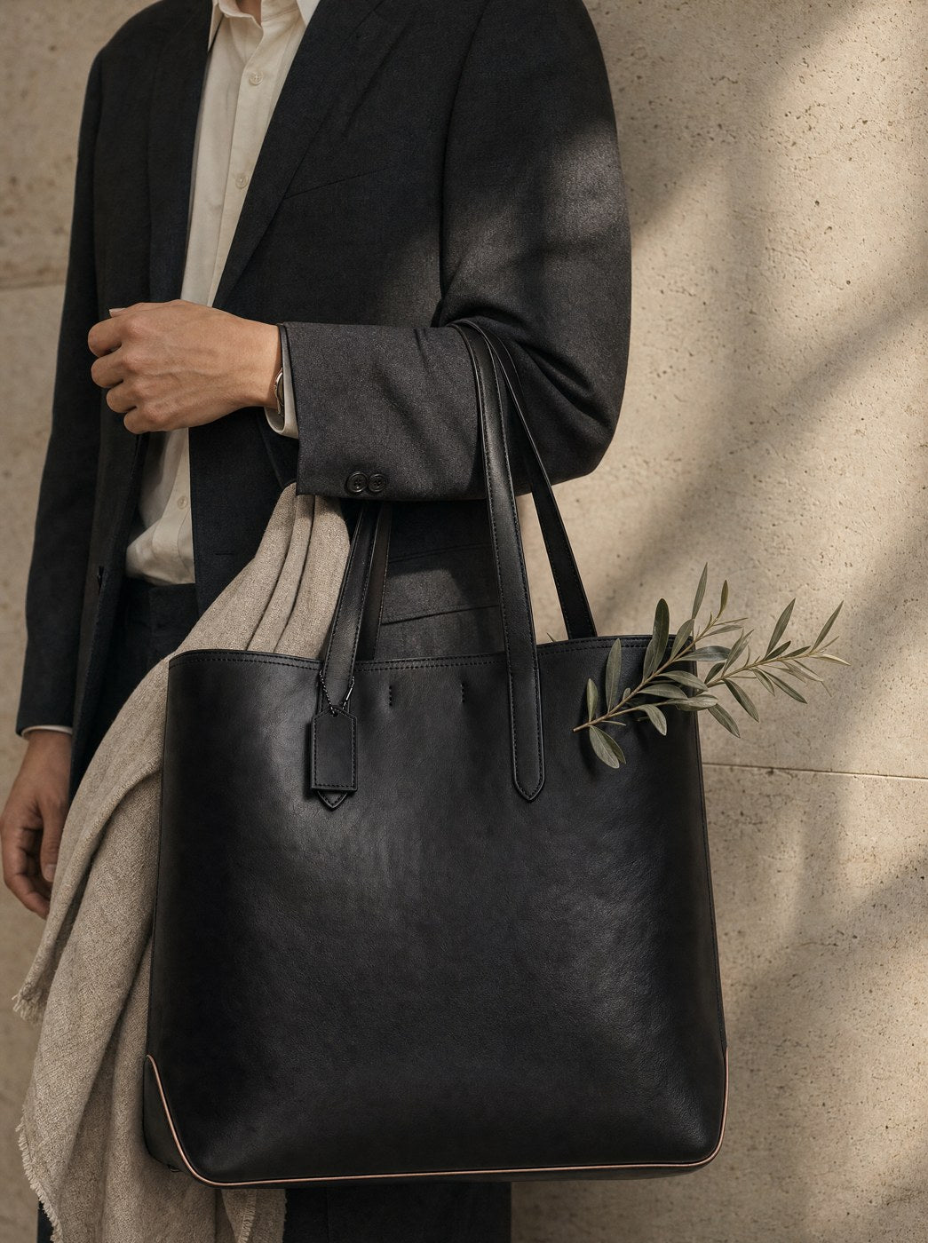 leather-business-tote wearing
