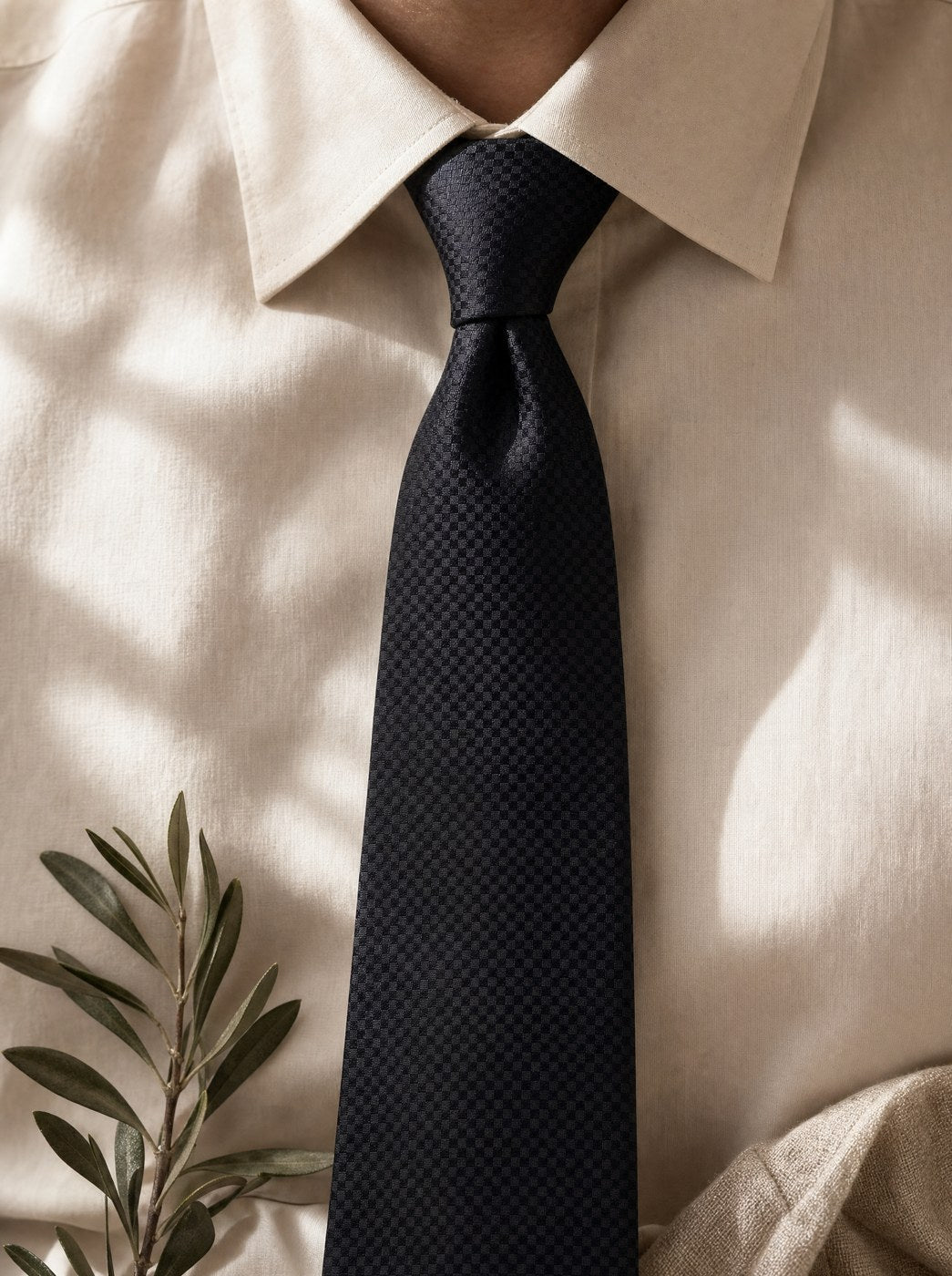 tie-003 wearing