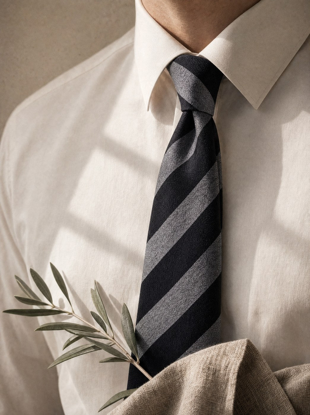 tie-008 wearing