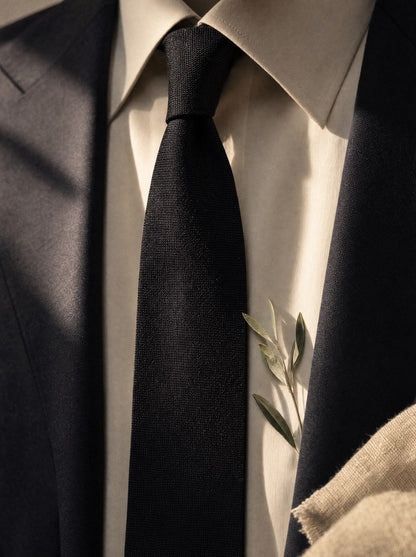 tie-010 wearing