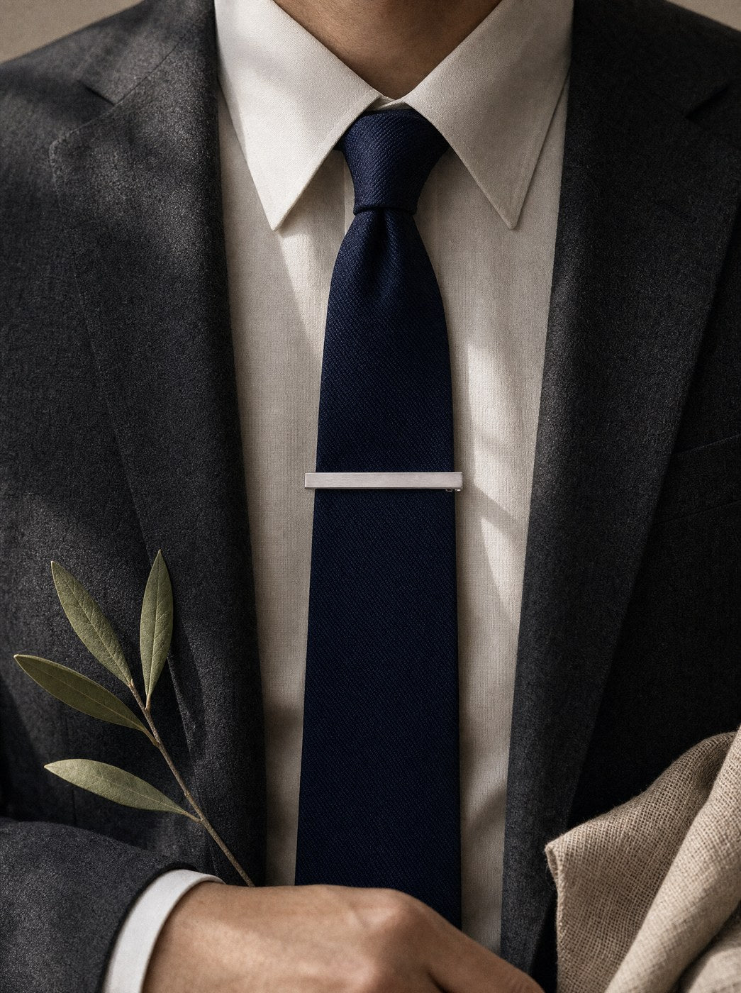 tie-bar wearing